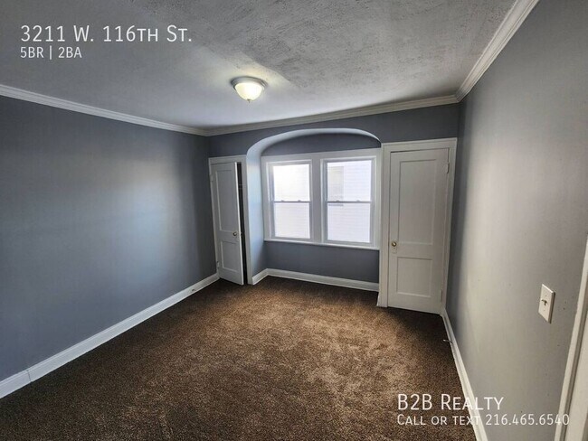 Building Photo - 3211 W 116th St
