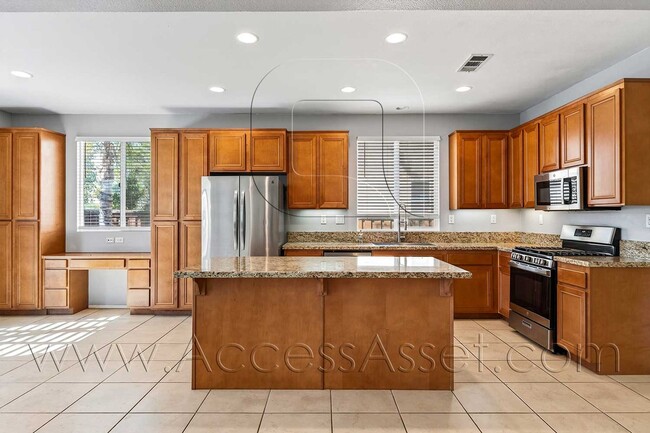 Building Photo - Charming 3 Bed/2 Bath Home In A Desirable ...