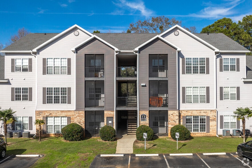 Building Photo - The Lakes at Nottingham