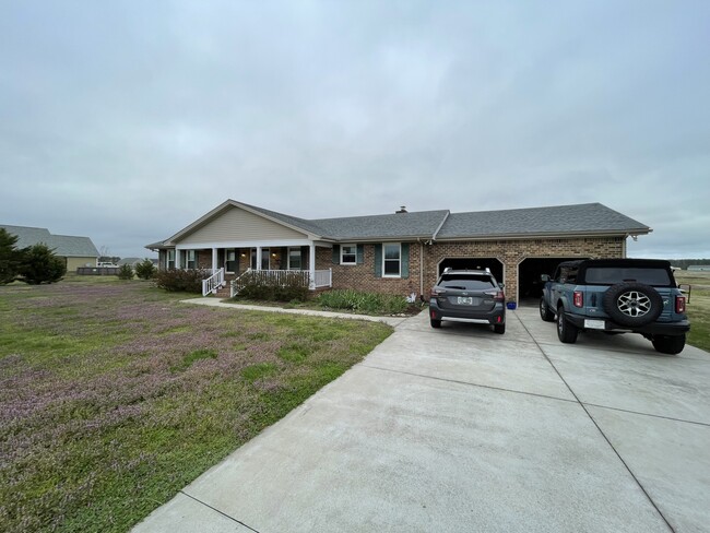 Primary Photo - 598 N Trotman Rd