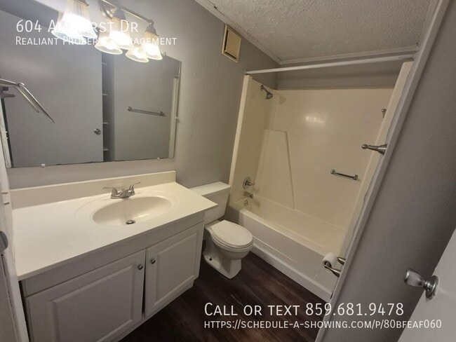 Building Photo - 604 Amhurst Dr