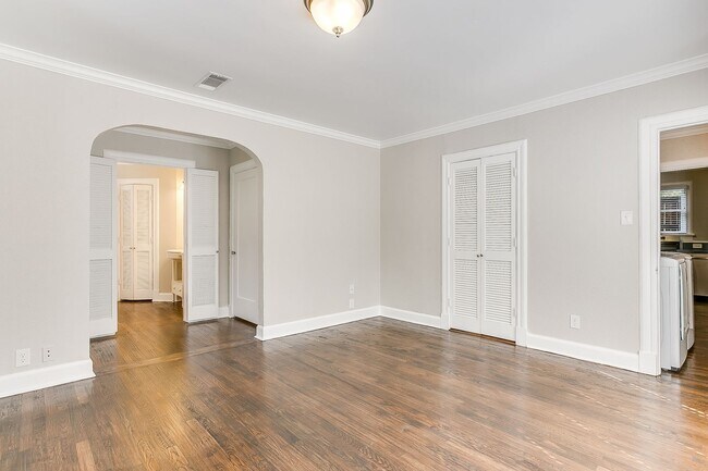 Building Photo - 3257 Greene Ave