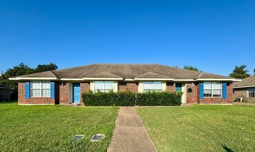 Building Photo - Duplex