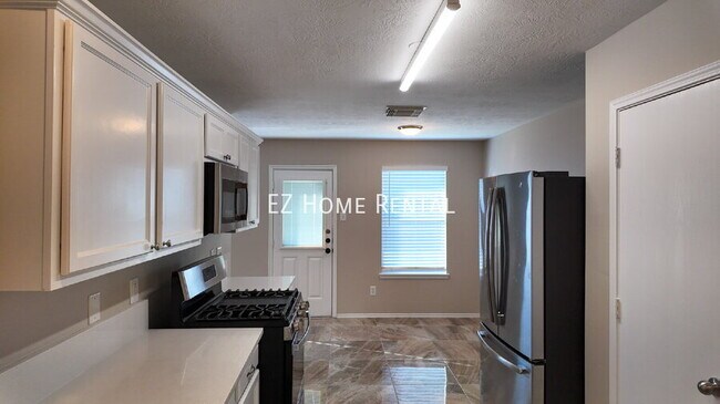 Building Photo - 23919 Clipper Hill Ln