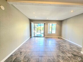 Building Photo - Charming 1 bed , 1.5 bath In the Heart of ...