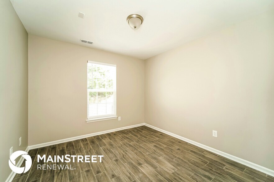 Building Photo - 8615 Appledale Dr