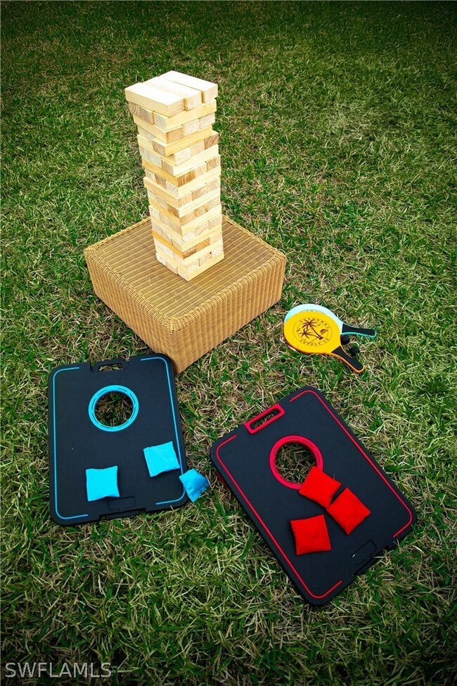 Building Photo - 528 14th St N