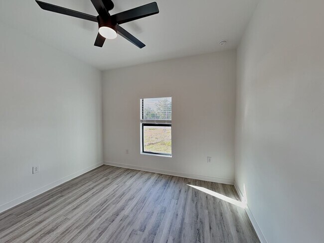 Building Photo - 1284 Navigator Rd