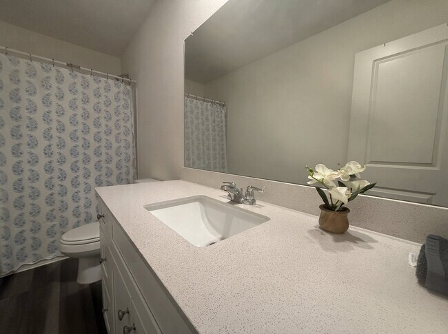 Building Photo - 21655 Cottage Ln