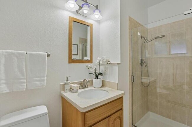 Building Photo - 5795 Coralwood Way