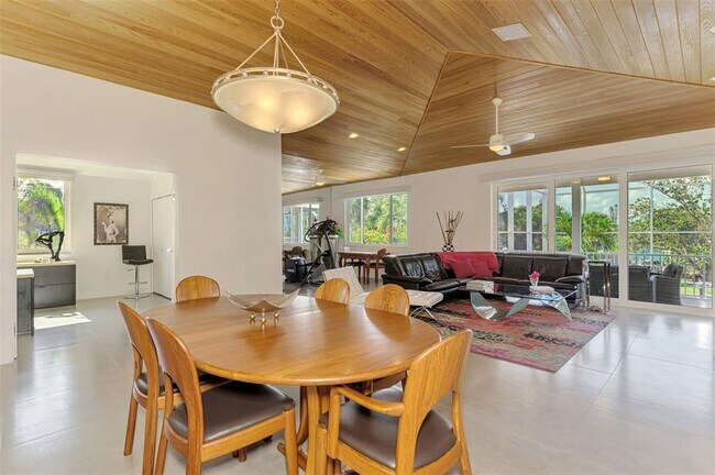 Building Photo - 412 Treasure Boat Way
