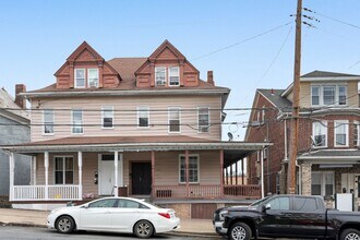 Building Photo - 137 N 7th St