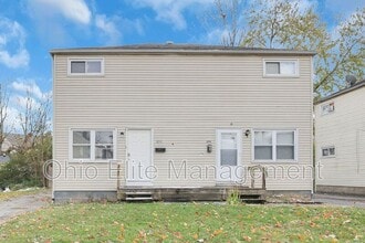 Building Photo - 898 Racine Ave