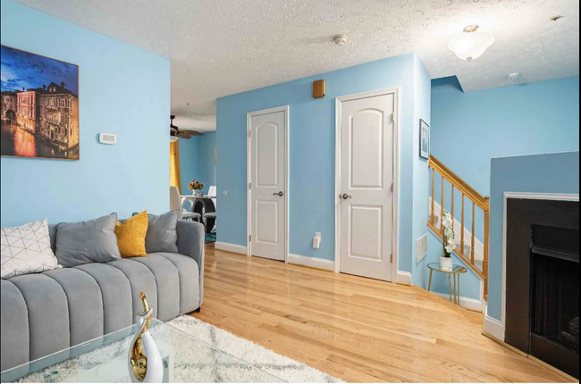 Building Photo - 617 Tuckahoe Creek Ct