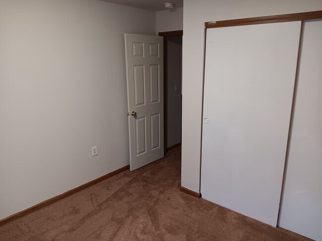 Building Photo - For Rent - Four-Bedroom Two-Bathroom Home Available NOW!