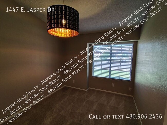 Building Photo - 1447 E Jasper Dr