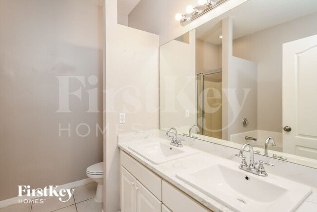 Building Photo - 763 Hacienda Cir