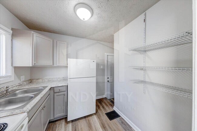 Building Photo - 3539 Prospect St