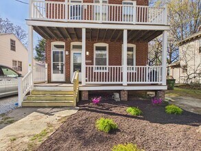 Building Photo - 1703 Oakdale Ave