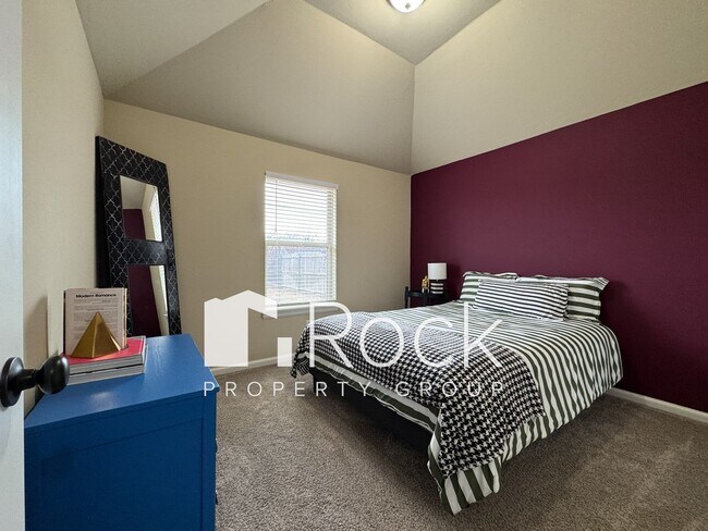 Building Photo - Beautiful 3 Bedroom Home with Study in Westmoore Area of OKC *HALF OFF 1st Month's Rent*