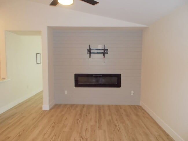 Building Photo - 519 Crimson View Pl