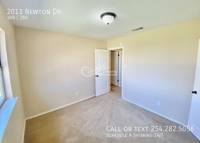Building Photo - 2011 Newton Dr
