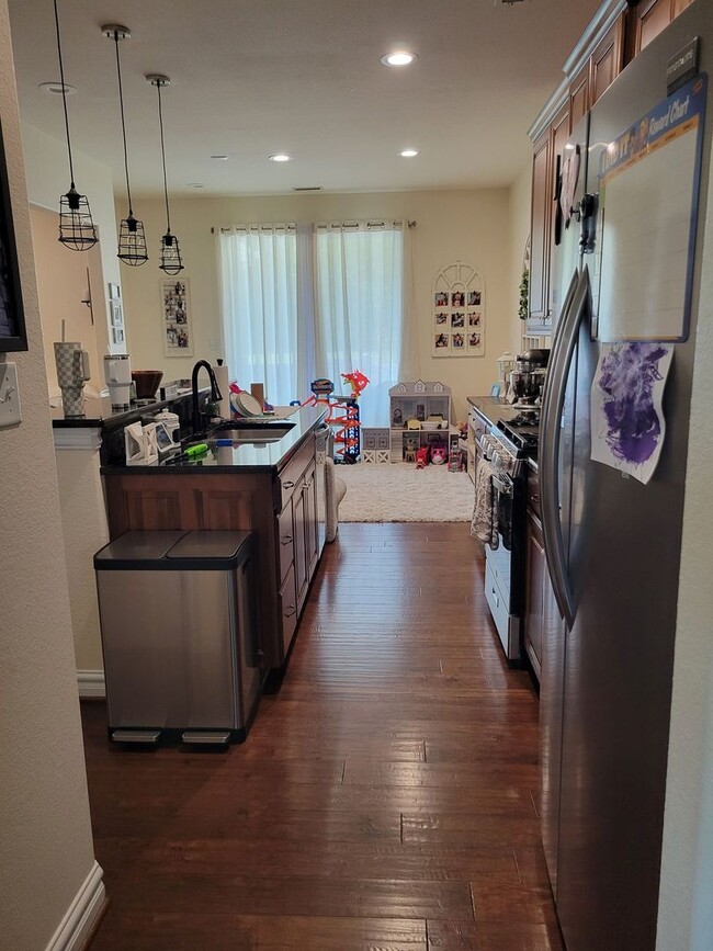 Building Photo - Beautiful 3BD/2.5BA 2 story condo in the Sherwood Lakes Neighborhood!