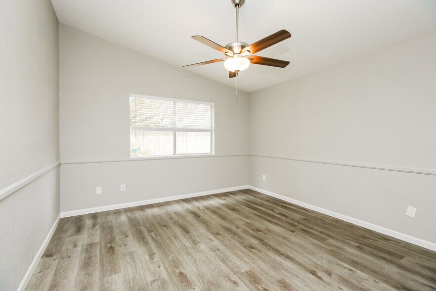 Building Photo - 1616 N Alta Mesa Dr