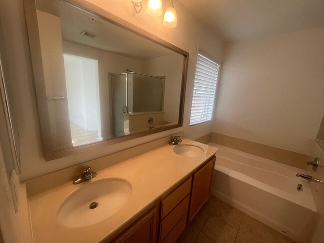 Building Photo - 2 Story-Single Family Home Located in Providence