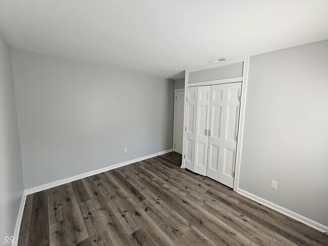 Building Photo - 1433 Hillcrest Dr