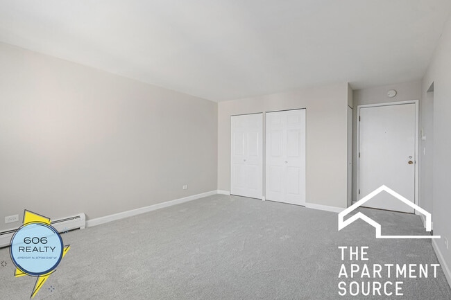 Building Photo - 3001 N Thatcher Ave