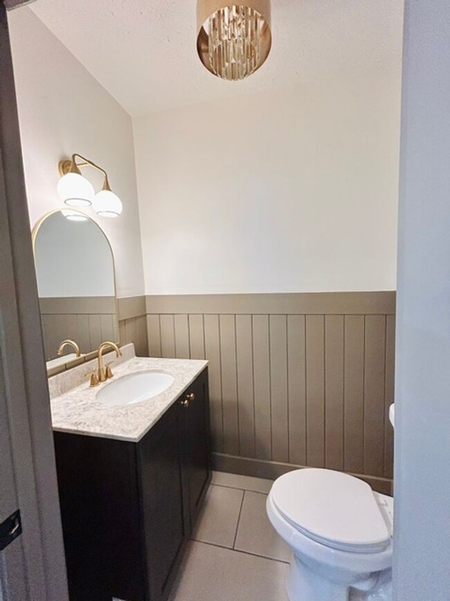 Building Photo - Knoxville 37920 - 1 bedroom, 1 bath unit o...