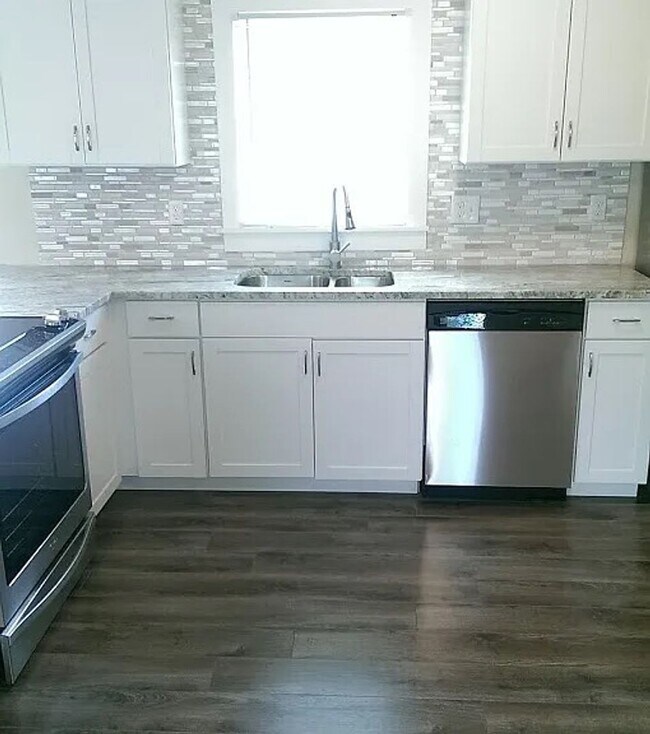 Building Photo - 1032 Oakstone Dr