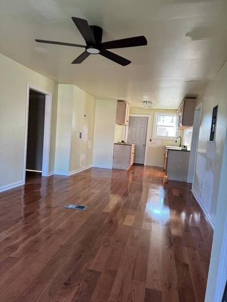 Building Photo - 3394 Southmont Dr