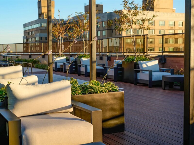 Building Photo - 175 E 96th St