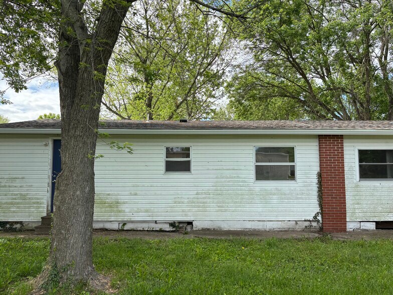 Primary Photo - 405 Joan Dr