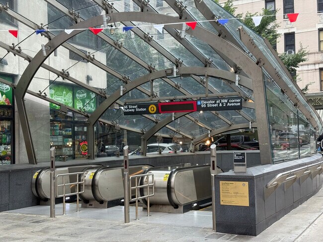 Building Photo - 315-317-317 E 95th St