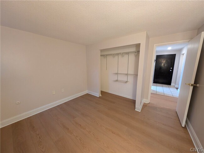 Building Photo - 273 Watertree Dr