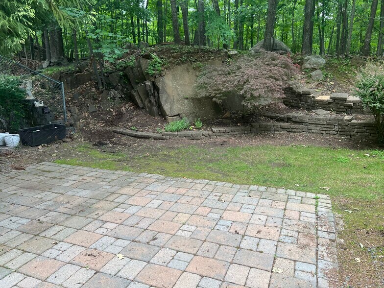 Building Photo - 75 Spring Hill Cir