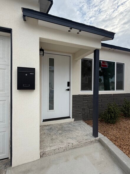 Building Photo - 3835 Baker St