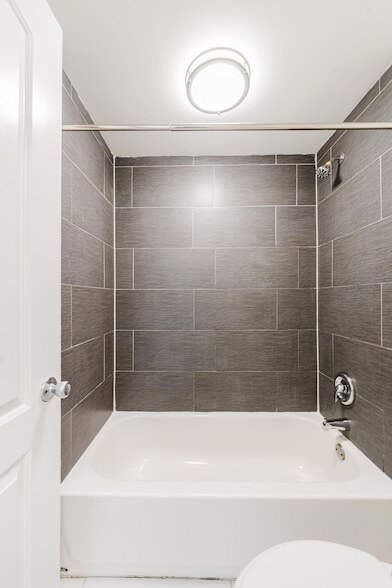 Building Photo - 606 NW 13th St