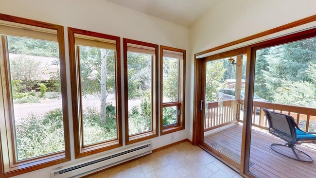 Building Photo - 005