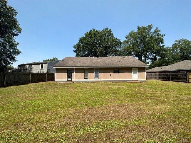 Building Photo - 3778 Kennings Dr
