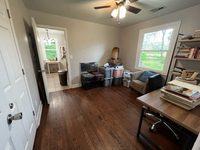 Building Photo - 3 Bedroom 1 Bath House - James Island
