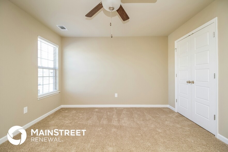 Building Photo - 724 Hollandale Rd