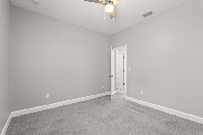 Building Photo - 6875 Arnoldson St