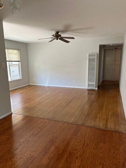 Building Photo - 1375 56th St