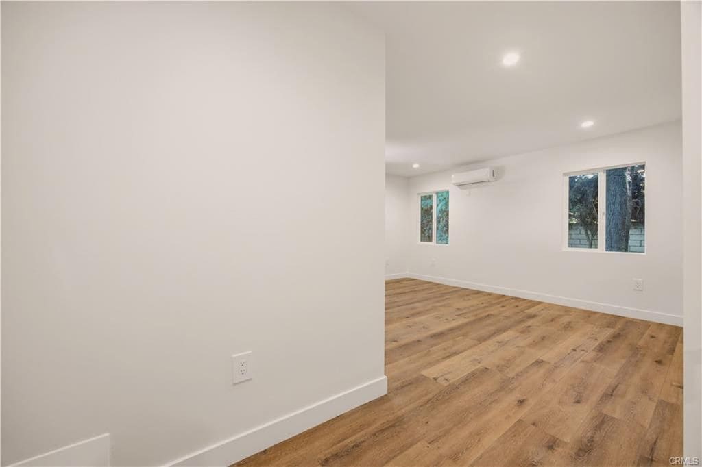 Building Photo - 17024 Parthenia St