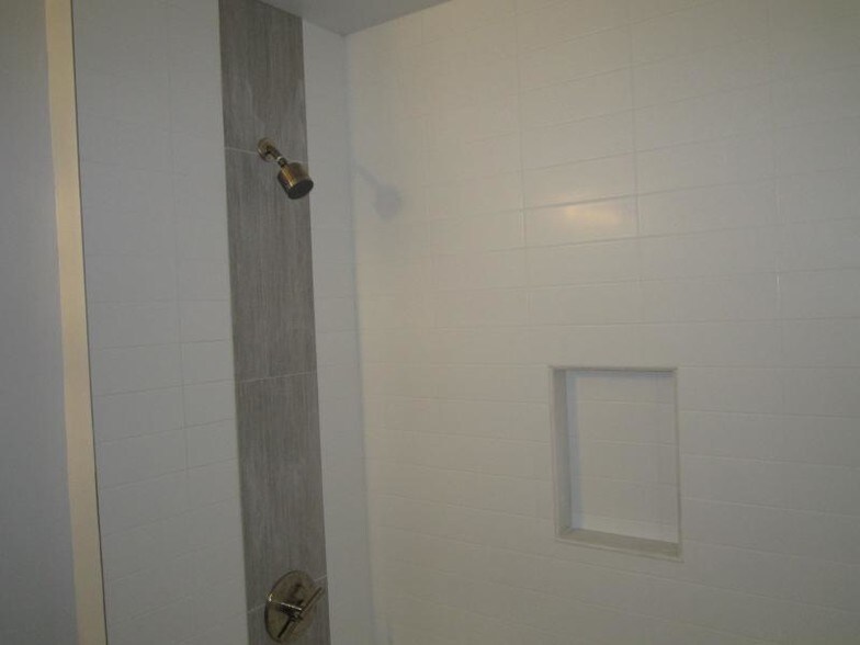 Building Photo - 17 Bow St