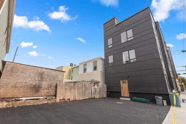Building Photo - 108 Fleming Ave